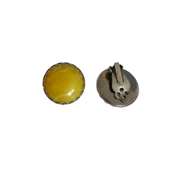 Vintage Silvertone Yellow Glass ear clip - Picture 3 of 3